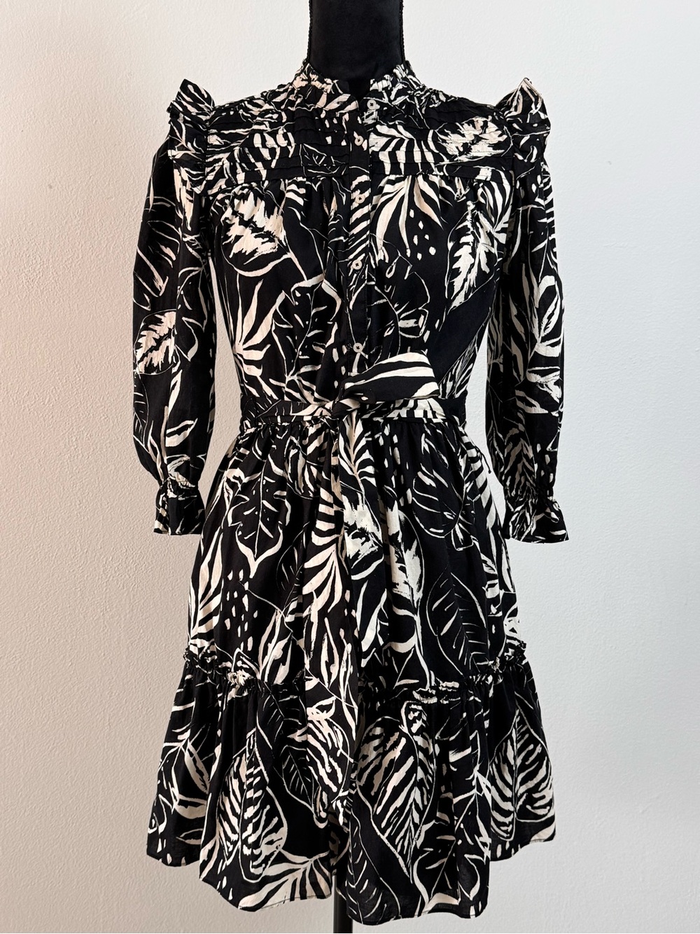 Karl Lagerfeld Paris Black White Tropical Print Cotton Ruffle Dress Belted